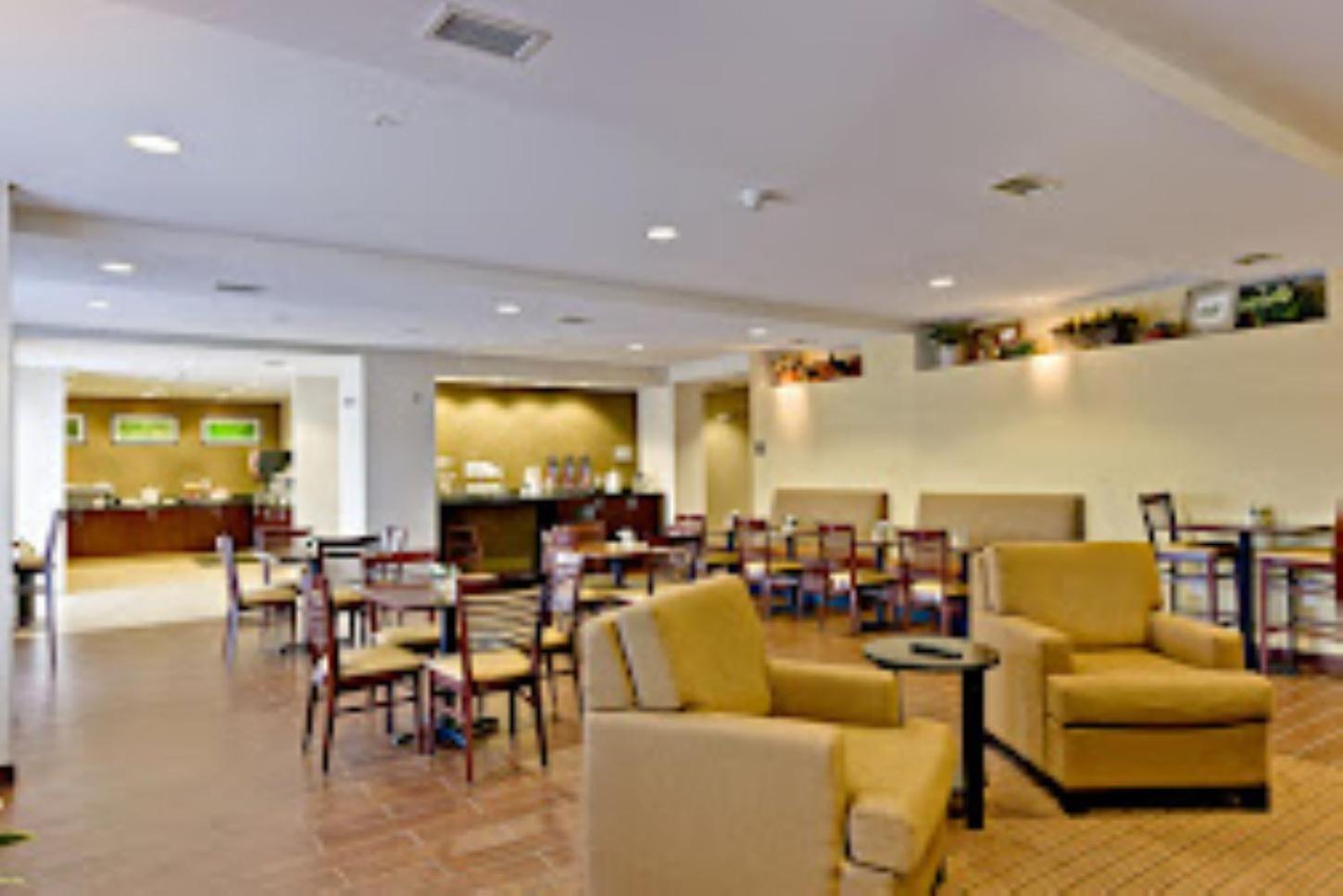 Wingate By Wyndham Jonesboro Hodge Hotel Bagian luar foto