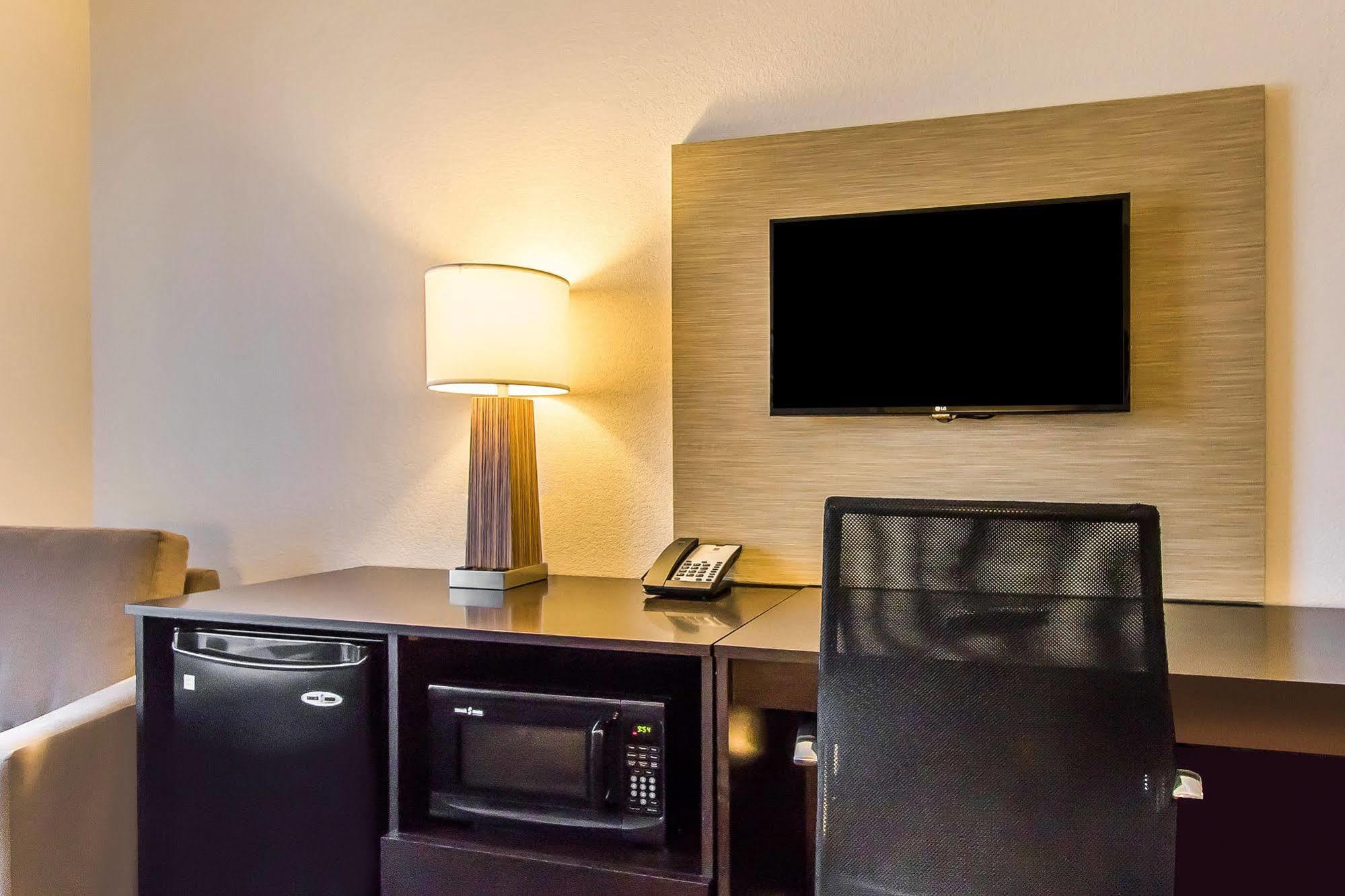Wingate By Wyndham Jonesboro Hodge Hotel Bagian luar foto